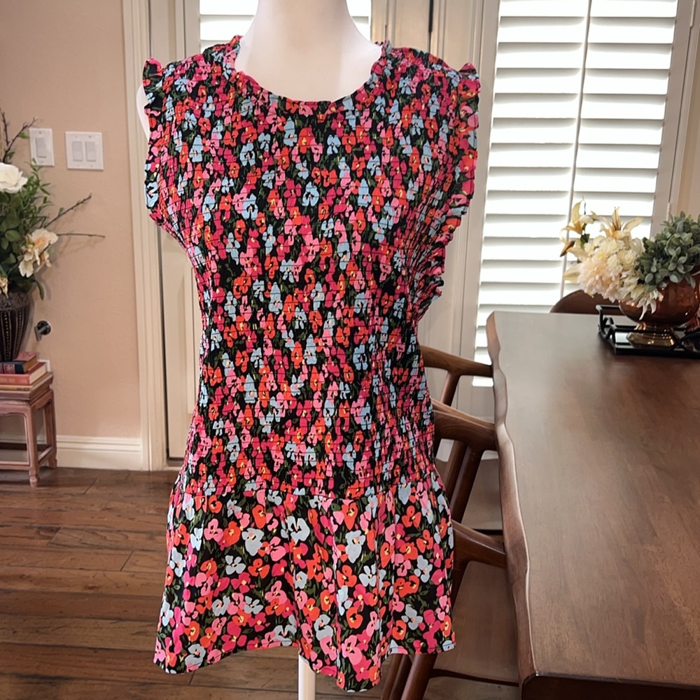 TheGet Women’s Pink Red Floral Sleeveless Blouse. Size 3X. NWT